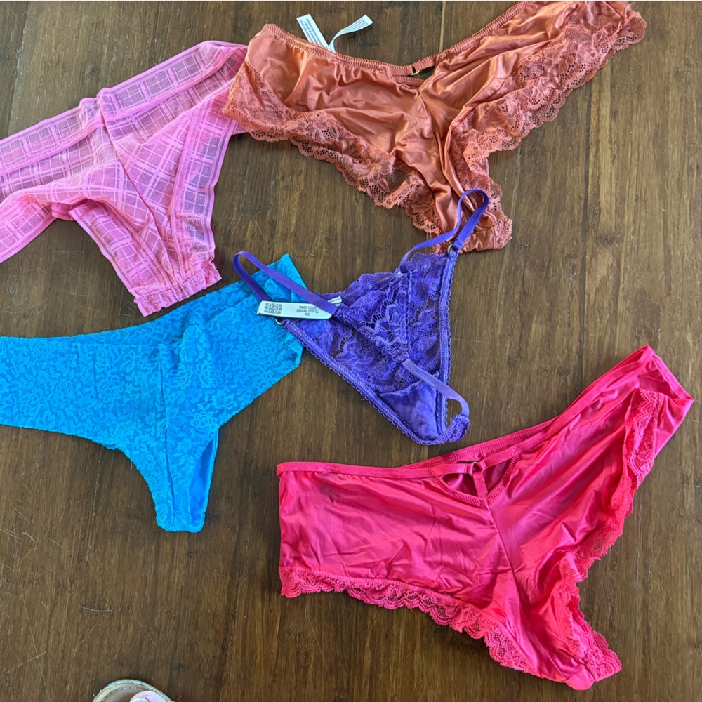 VS pink panties (m) - Picture 3 of 3